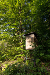 Hochsitz in einem Wald