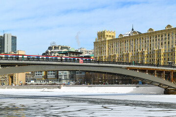 Fototapeta na wymiar Smolensky Metro Bridge, steel arch bridge that spans Moskva River in Dorogomilovo District of Moscow, Russia