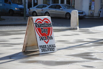 Saint-Valentin, 14 f&eacute;vrier, panneau Free Local Delivery