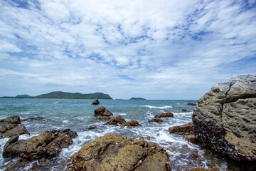 Fototapeta na wymiar Rocks along the coast, Koh Samae San, Sattahip, Chon Buri, Thailand