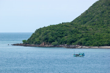 Fototapeta na wymiar boat on the beach ,Tropical Island, Koh Samaesarn, Sattahip, Chonburi