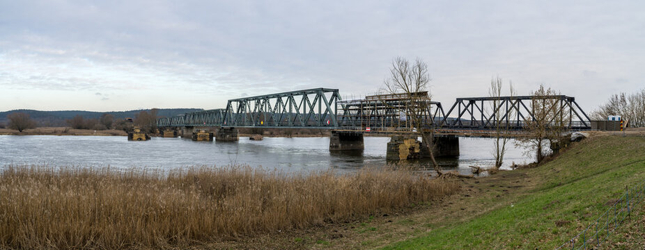 The railway bridge (now not active) between the Bienenwerder district of the Brandenburg municipality of Oderaue, Germany and the Siekierki district of the West Pomeranian town of Cedynia, Poland.