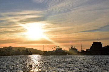 Obraz premium sunset over the river
