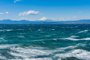 【神奈川県】江の島から望む相模湾と富士山（冬）