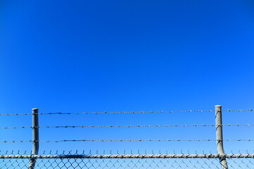 青空とフエンスの風景2