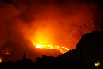 エチオピアのダナキル砂漠にあるエルタアレ火山