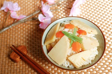 タケノコご飯　日本の春の料理