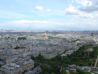 Fototapeta na wymiar エッフェル塔から見たパリの街