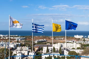 Poster Vlaggen - Cyprus, Griekenland, de orthodoxe kerk en de Europese Unie in de Republiek Cyprus © olgavolodina