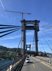 Brücke Hängebrücke Schrägseilbrücke Baustelle in Spanien Vigo Spanien Europastraße  Ponte de Rande Bauarbeiten Beton Eisen Kran 
