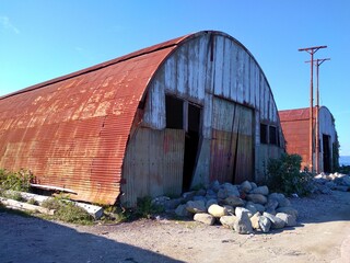 Fototapeta na wymiar barn and silo