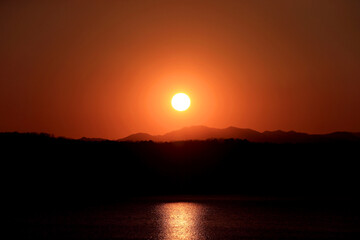狭山湖に沈む夕陽