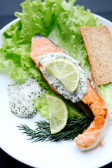salmon steak with lemon
