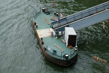 Fototapeta na wymiar FU 2020-06-10 Deutz 411 Anlegesteg für Boot