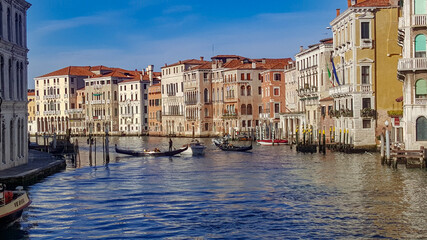 Fototapeta na wymiar Venecia de día