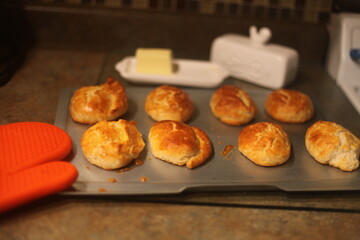 HOMEMADE BUN, BUTTER, BAKED, SEVERAL, 