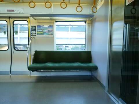 電車の中