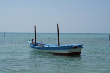 Naklejka na ściany i meble fisherman boat koh samui thailand