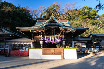 Obraz premium 神奈川県藤沢市 江島神社 辺津宮 拝殿