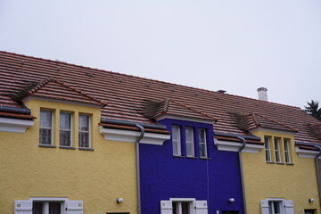 Gebäude der Gartenstadt Falkenberg in Berlin, denkmalgeschützte, sehenswerte Wohnsiedlung der Berliner Moderne