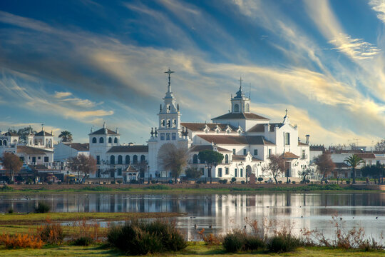 Ermita de la Virgen del Roc&iacute;o en las marismas del coto de Do&ntilde;ana, Huelva