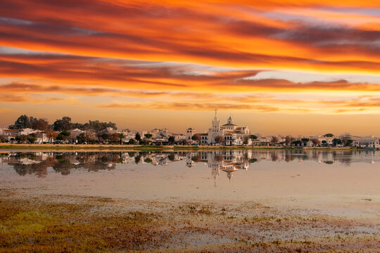 Santuario de la Virgen del Roc&iacute;o en las marismas del coto de Do&ntilde;ana, Huelva