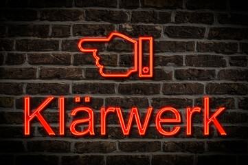 Fototapeta premium Leuchtreklame Klärwerk