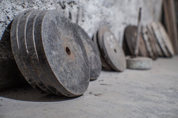 h&aacute;zi k&eacute;szit&eacute;s&uuml; fitness &eacute;s bodybulding eszk&ouml;z&ouml;k.