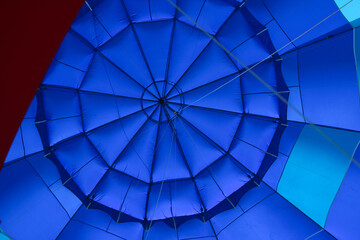 ガス気球を内側から見上げる | 秋田県横手市