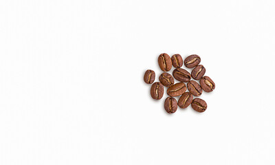 Obraz premium Coffee beans isolated on a white background. Coffee bean close-up.