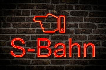 Obraz premium Leuchtreklame S-Bahn