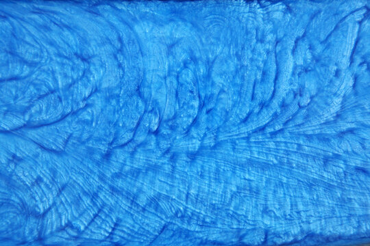 blau metallisches Epoxidharz mit Holzplatte