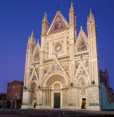Naklejka premium Orvieto. Facciata del Duomo. Basilica Cattedrale di Santa Maria Assunta. Capolavoro dell'architettura gotica dell'Italia Centrale.