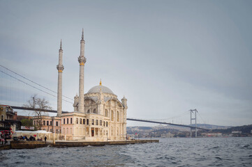 Fototapeta na wymiar The Bosphorus Bridge and the Ortakoy Mosque in Istanbul, Turkey.