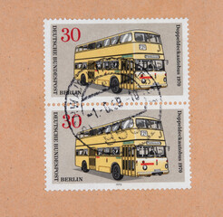 briefmarke stamp gestempelt used frankiert cancel bus gelb yellow vintage retro doppeldeckautobus...