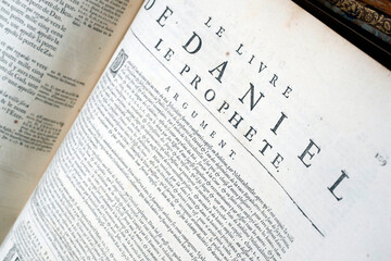 Old bible in French, 1669.  Old Testament. Major prophet.  Daniel.