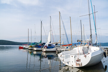 Obraz premium Many yachts on the marina