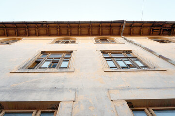 Obraz premium Old grunge brick wall background in Lipova, Arad, Romania