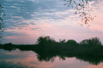 Fototapeta premium Pink sunset on the river