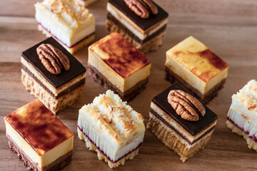 Mini cakes and cheesecakes