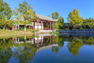 Fototapeta na wymiar chinese gardening with pavilion