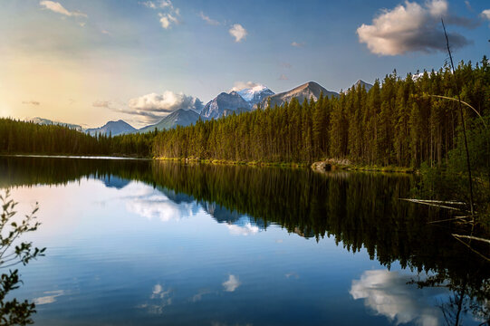 Beautiful Rocky Mountains © Aitor