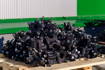 Tractor parts, pistons, cylinders, bushings