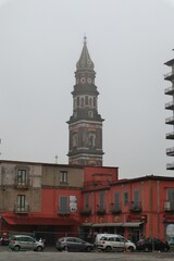 Fototapeta na wymiar Napoli - Campanile del Santuario del Carmine da Piazza Mercato