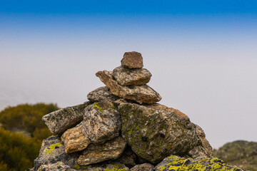 Un hito a 2200 metros de altura en el Cerro de Najarra