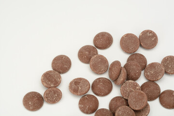 Cobertura de chocolate con leche en bolas