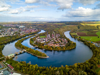 Loop of the river Neckar between Mundelsheim and Hessigheim in Germany - obrazy, fototapety, plakaty