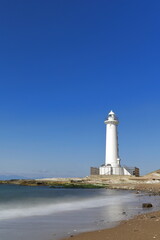 Fototapeta na wymiar 海岸にある灯台
