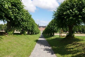 Lindenallee = Festonallee Schloss Bothmer in Mecklenburg-Vorpommern