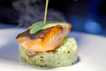 salmon with potatoes and vanilla sauce
